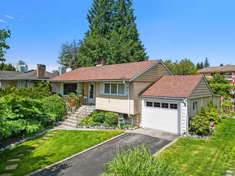 715 IVY AVENUE - photo 1 of 38