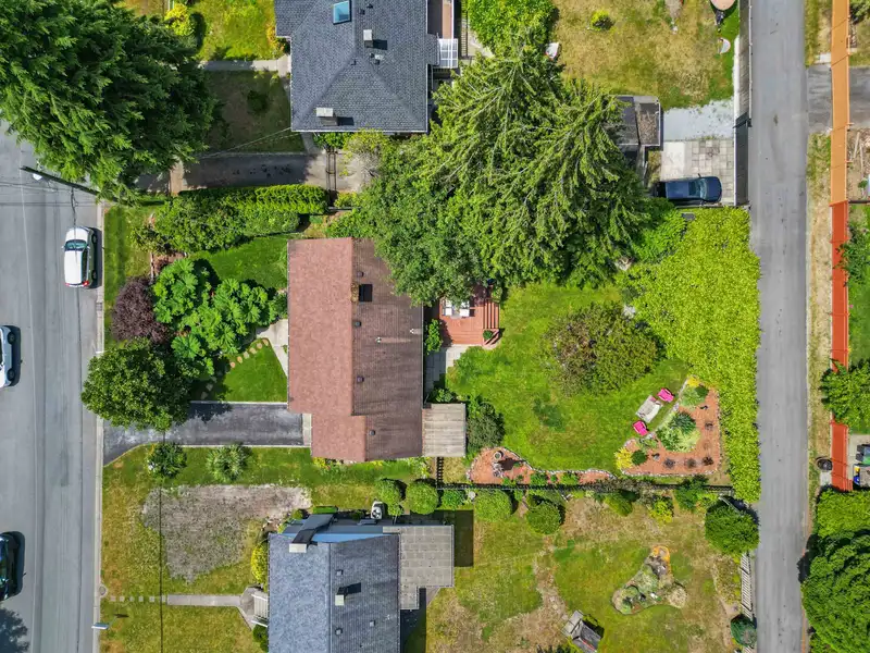 715 IVY AVENUE - photo 3 of 38