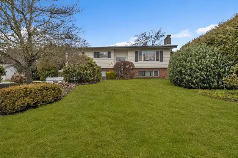 46573 ELGIN DRIVE - photo 1 of 26