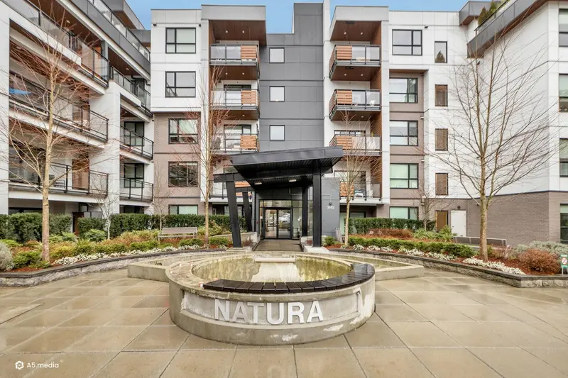 416 3182 GLADWIN ROAD - photo 1 of 25