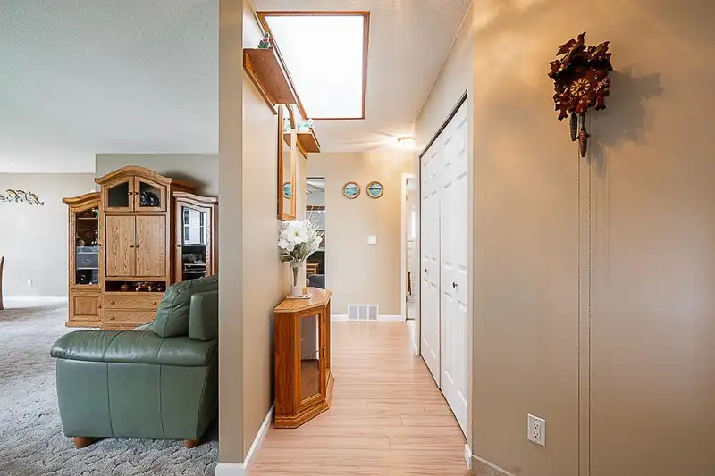 19245 59A AVENUE - photo 4 of 38