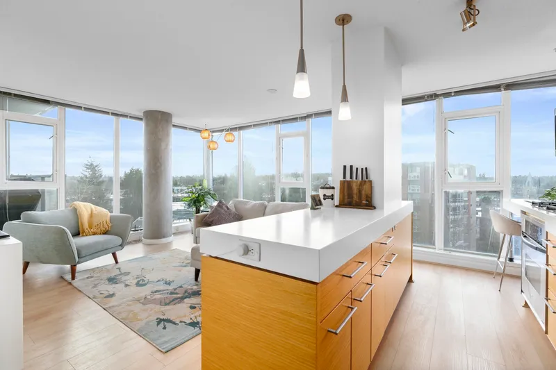 709 2770 SOPHIA STREET - photo 2 of 25