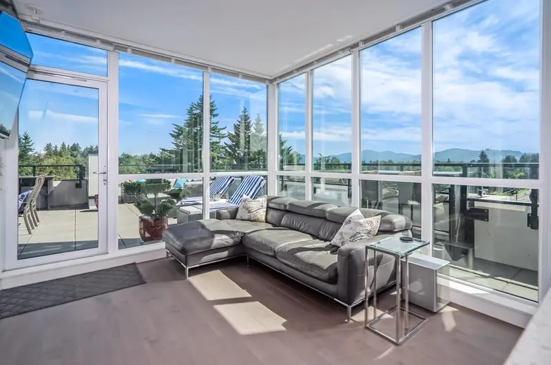 404 2180 GLADWIN ROAD - photo 2 of 25