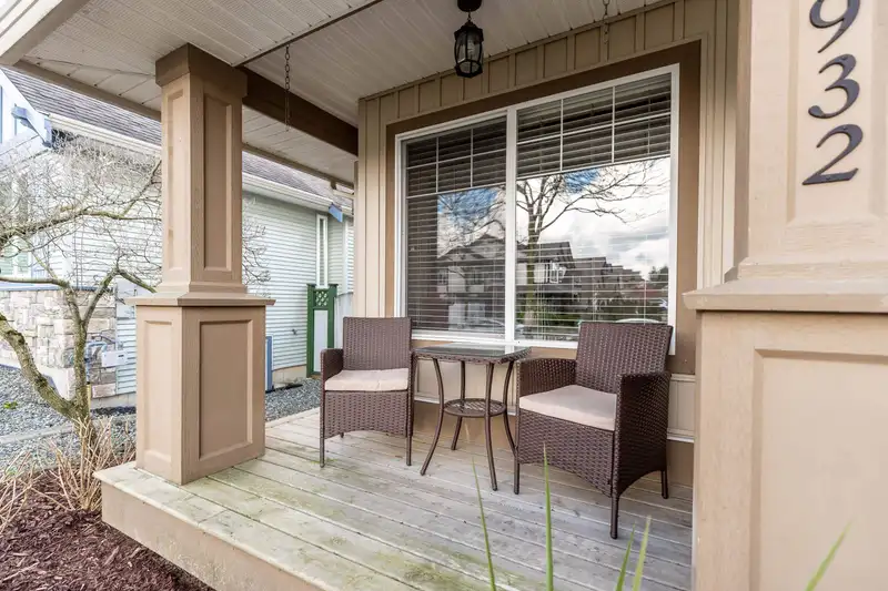 27932 BUFFER CRESCENT - photo 3 of 39