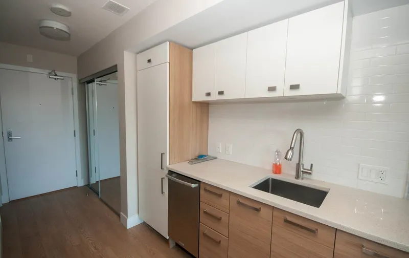 611 1783 MANITOBA STREET - photo 3 of 15