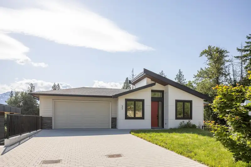 37 3385 MAMQUAM ROAD - photo 1 of 40