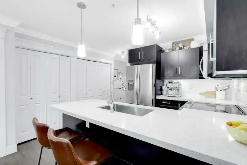 105 2268 SHAUGHNESSY STREET - photo 4 of 35