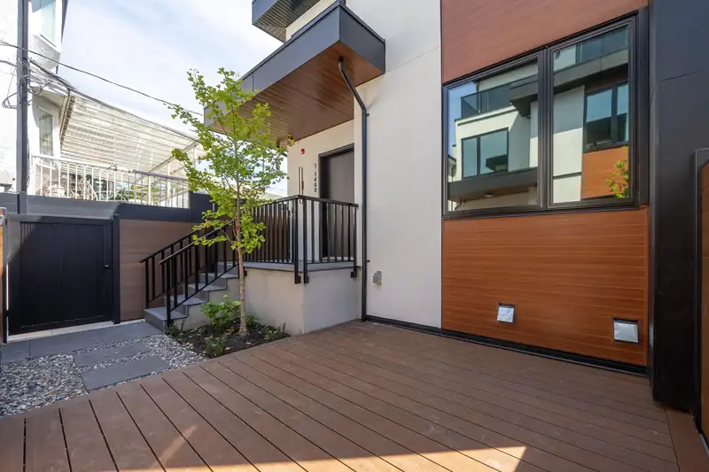 1 1448 E 30TH AVENUE - photo 4 of 28