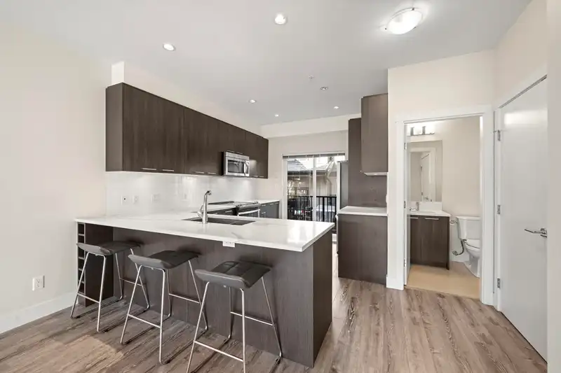 210 7180 BARNET ROAD - photo 3 of 22