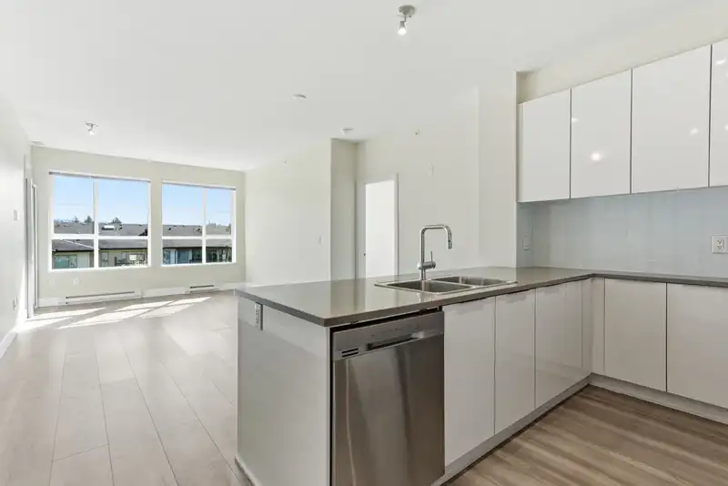 505 1152 WINDSOR MEWS - photo 2 of 29