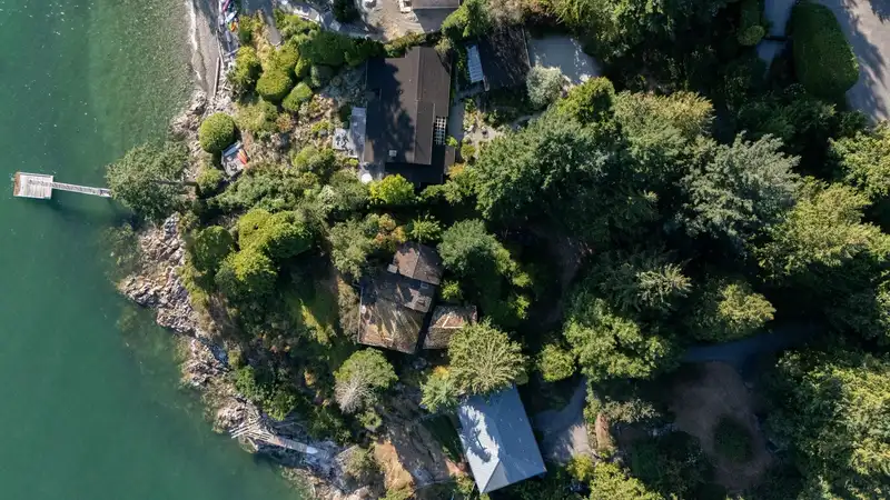 1759 ARBUTUS POINT ROAD - photo 2 of 40