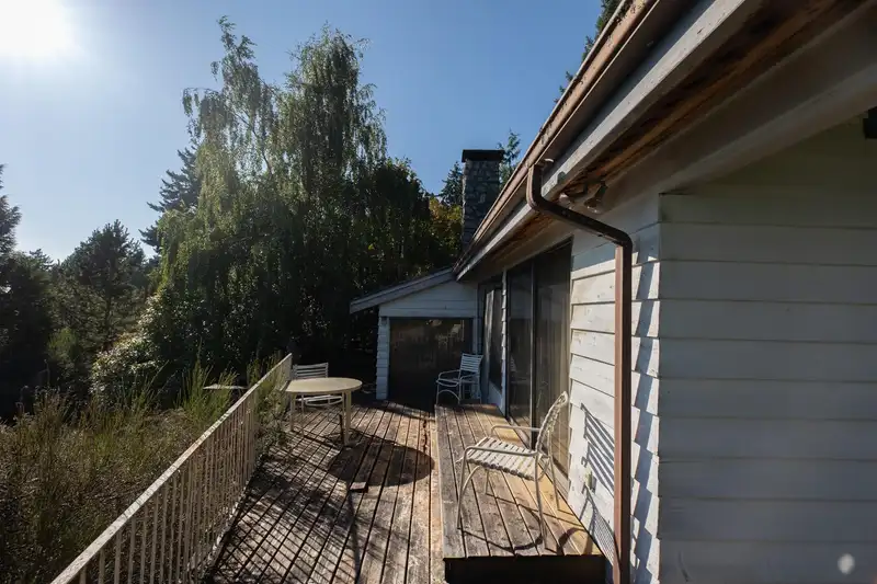 1759 ARBUTUS POINT ROAD - photo 4 of 40