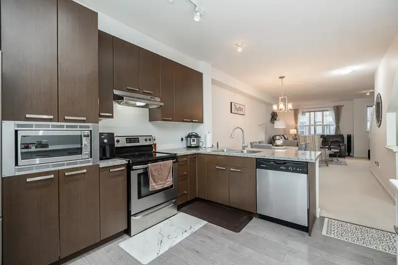 9 14838 61 AVENUE - photo 4 of 39