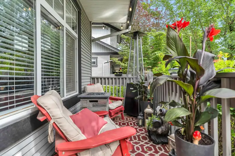 67 18828 69TH AVENUE - photo 4 of 40