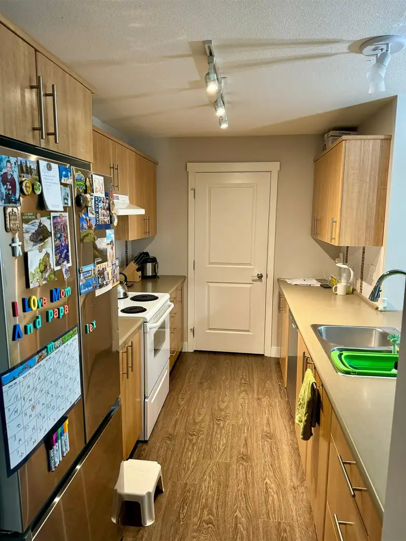 206 19388 65 AVENUE - photo 3 of 12