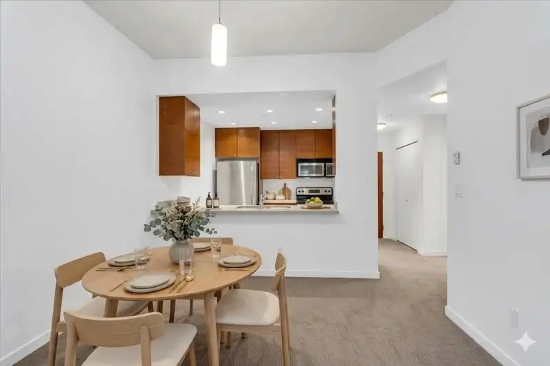 313 1010 HOWE STREET - photo 2 of 20