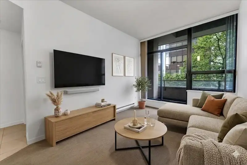 313 1010 HOWE STREET - photo 4 of 20
