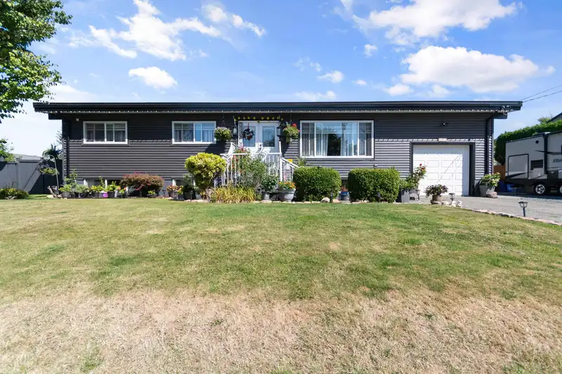 8550 NORMAN CRESCENT - photo 2 of 40