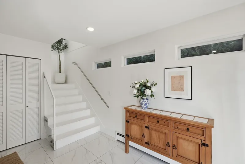 863 LEE STREET - photo 4 of 25