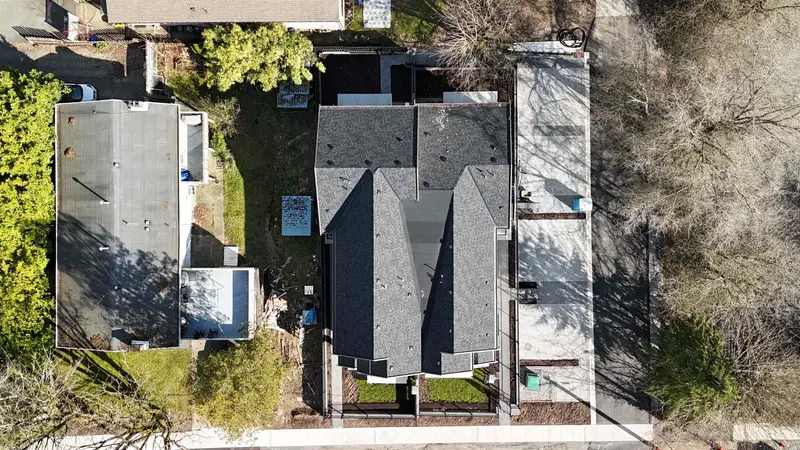 103 359 LAVAL STREET - photo 3 of 25