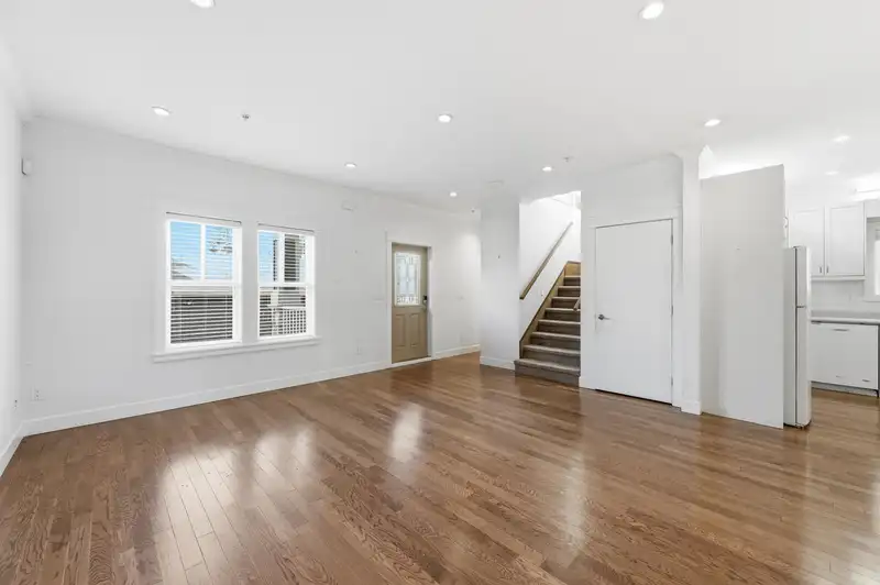 1553 E 13TH AVENUE - photo 4 of 26