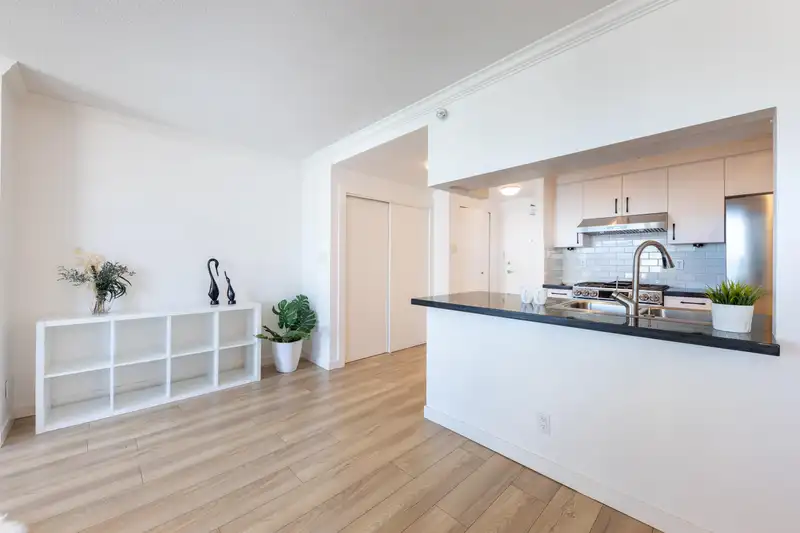 3303 1199 MARINASIDE CRESCENT - photo 4 of 40