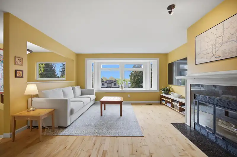 4057 MARINE DRIVE - photo 4 of 40