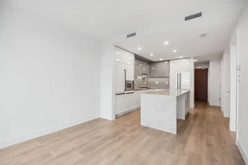 1807 4711 HAZEL STREET - photo 3 of 36