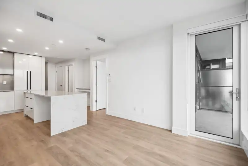 1807 4711 HAZEL STREET - photo 4 of 36
