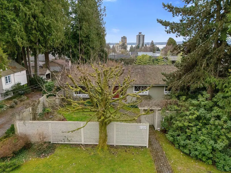 1970 GORDON AVENUE - photo 2 of 20