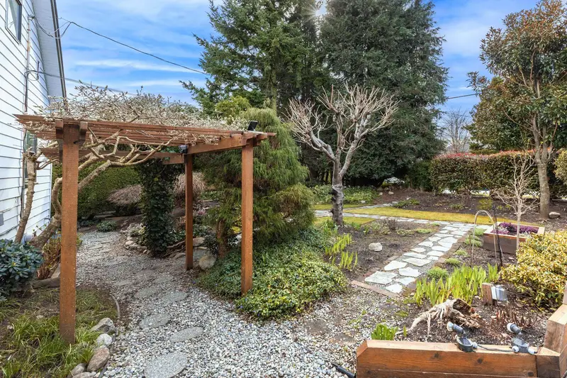 1196 HABGOOD STREET - photo 3 of 25