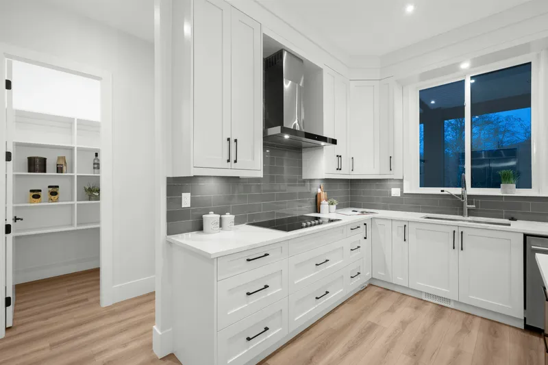 11018 243B STREET - photo 4 of 25