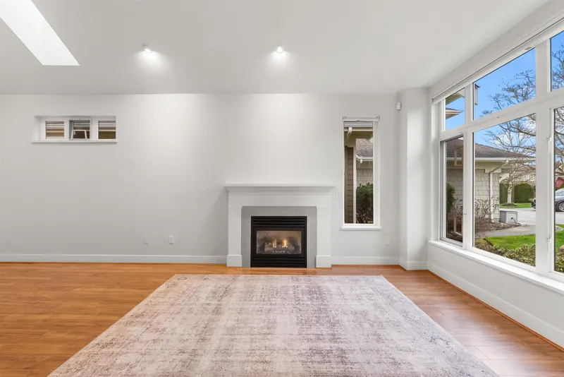 39 5300 ADMIRAL WAY - photo 3 of 25