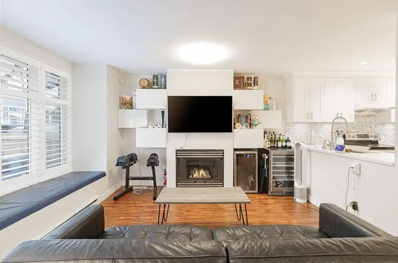 7426 MAGNOLIA TERRACE - photo 4 of 25