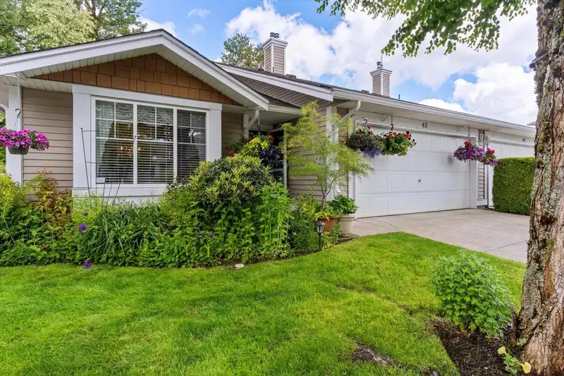 43 6885 184 STREET - photo 1 of 39