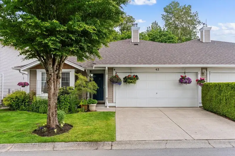 43 6885 184 STREET - photo 2 of 39