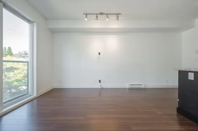 206 33538 MARSHALL ROAD - photo 2 of 24