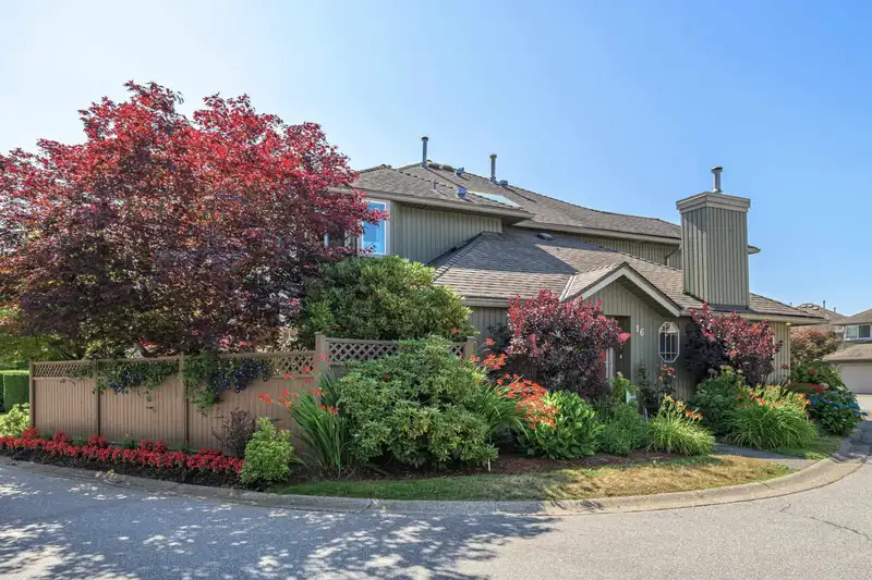 16 8560 162 STREET - photo 1 of 40