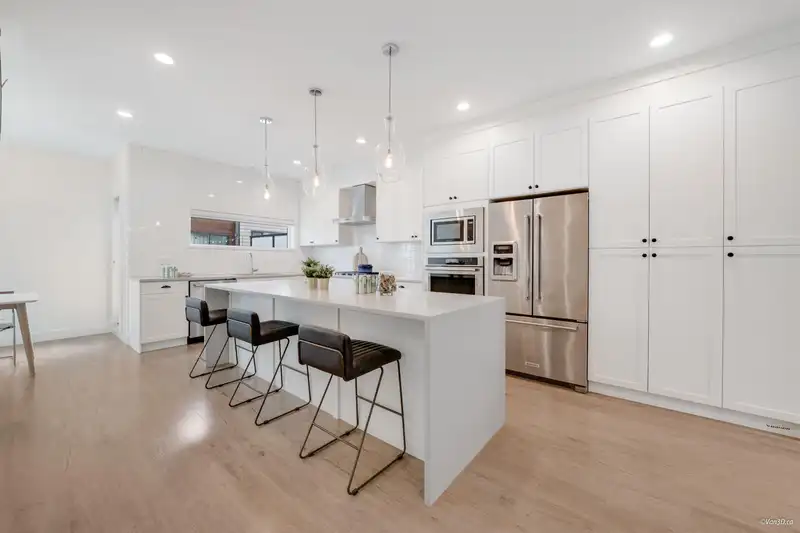 34 15688 28 AVENUE - photo 2 of 34