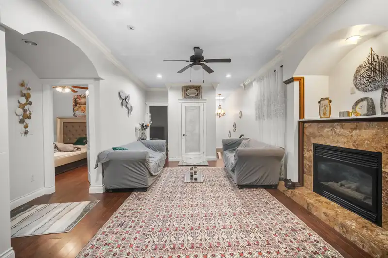 312 JARDINE STREET - photo 4 of 28
