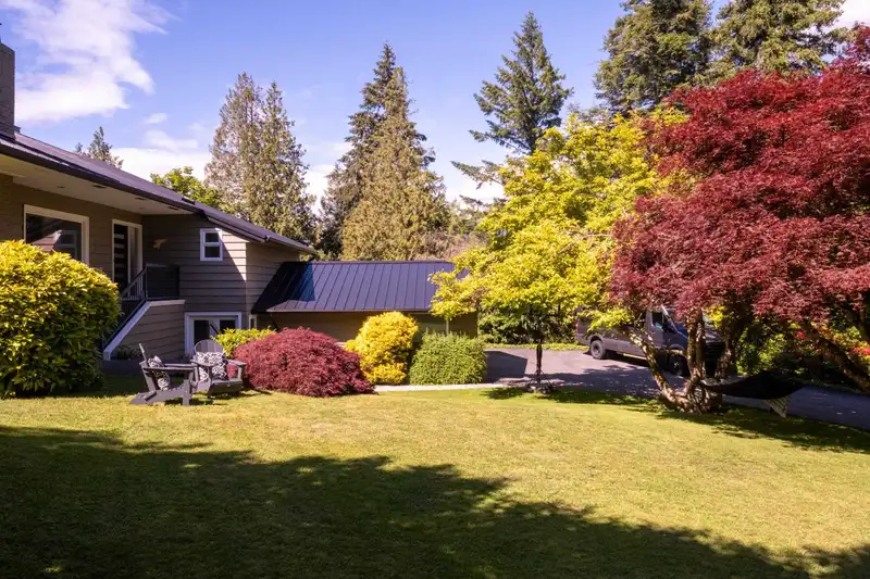 6265 SUMMIT AVENUE - photo 2 of 40