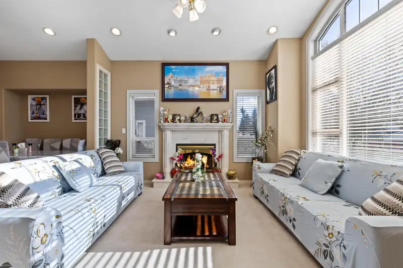 12865 63A AVENUE - photo 4 of 25