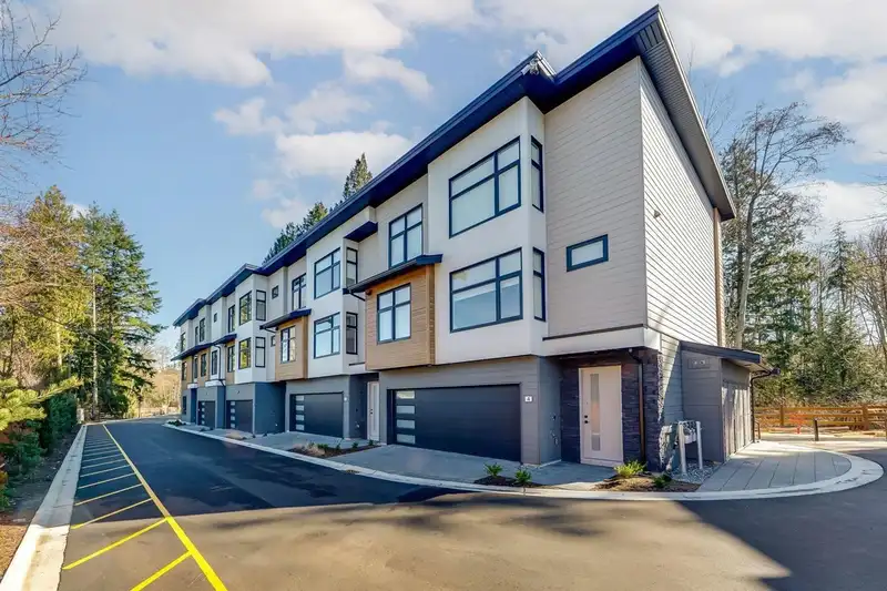 2 3075 160 STREET - photo 1 of 22