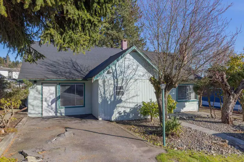 319 CASEY STREET - photo 2 of 40