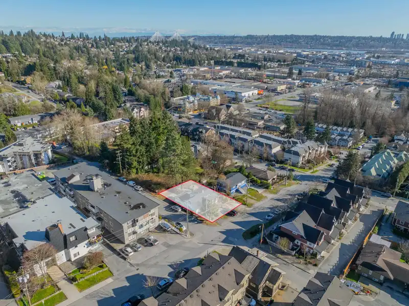 319 CASEY STREET - photo 4 of 40
