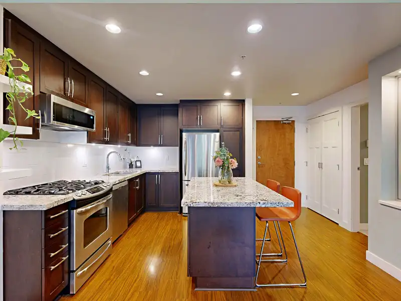 213 15428 31 AVENUE - photo 1 of 30