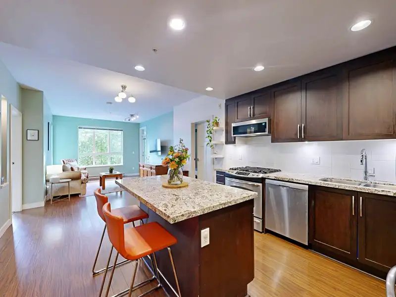 213 15428 31 AVENUE - photo 3 of 30
