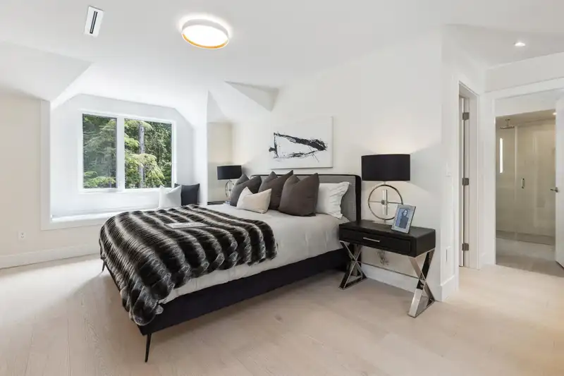 3529 ANNE MACDONALD WAY - photo 4 of 40