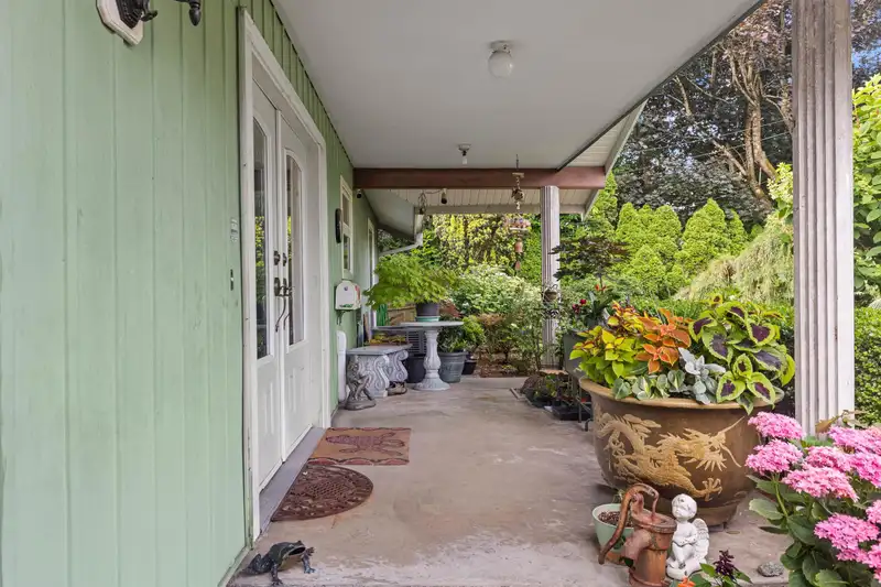 2544 SUNNYSIDE CRESCENT - photo 4 of 40