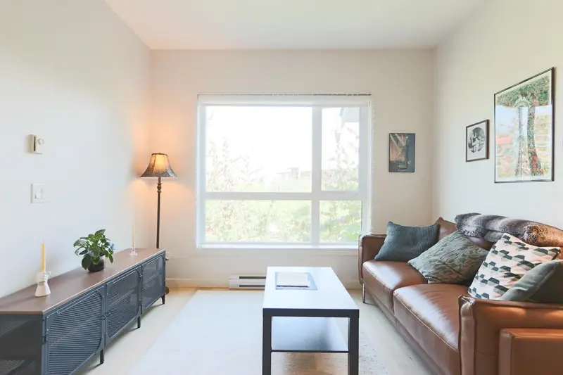 304 215 BROOKES STREET - photo 3 of 17